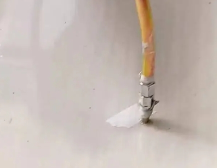 路北瓷砖空鼓维修公司专业解答在瓷砖铺贴过程中，如果使用的砂料过粗（如全部使用了粗砂），可能会导致以下问题